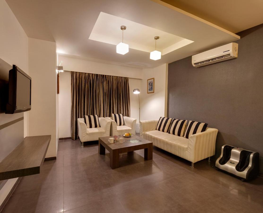 Regenta Place Raysons Колхапур Екстериор снимка