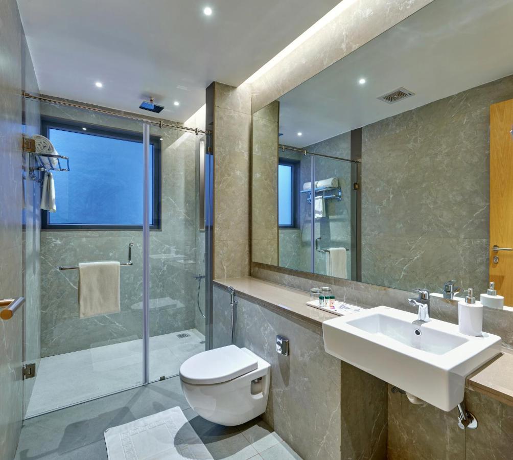Regenta Place Raysons Колхапур Екстериор снимка