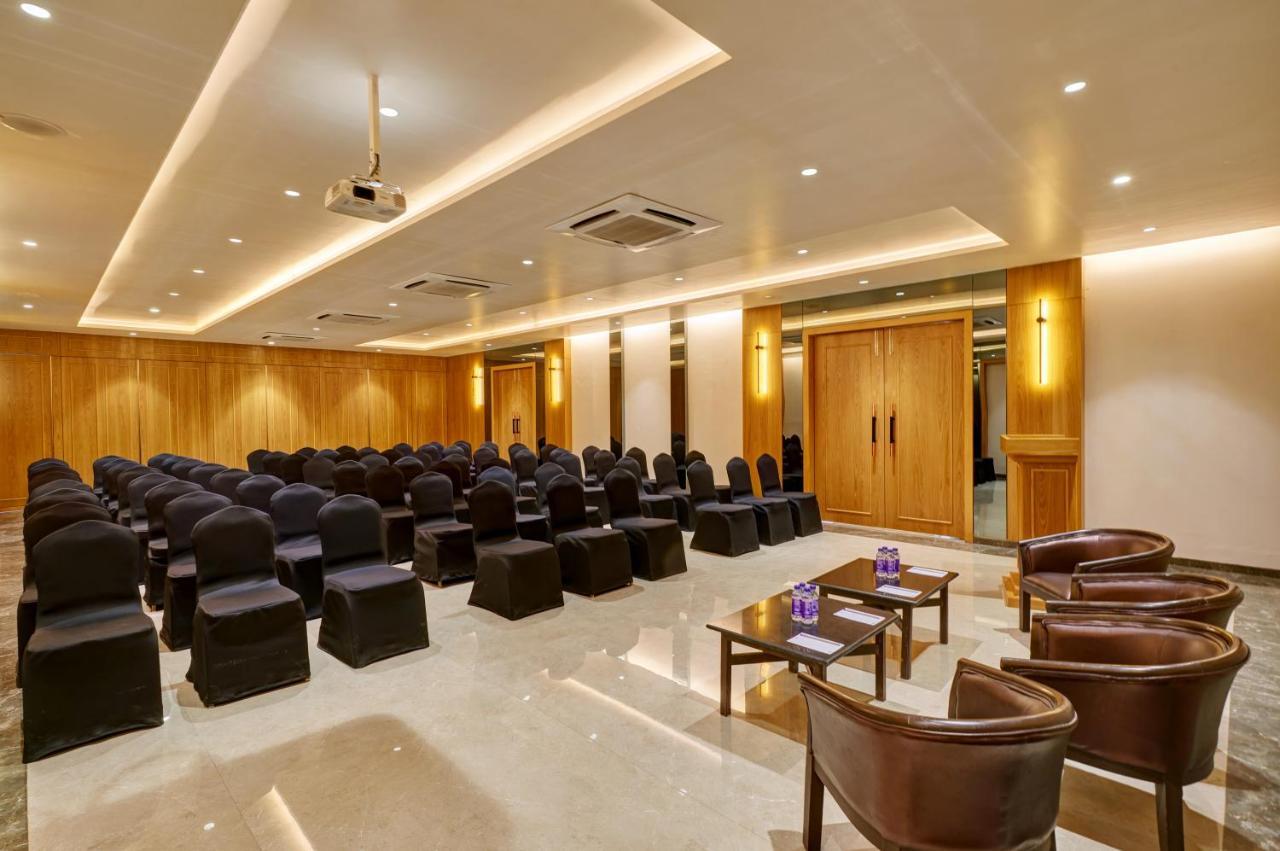 Regenta Place Raysons Колхапур Екстериор снимка
