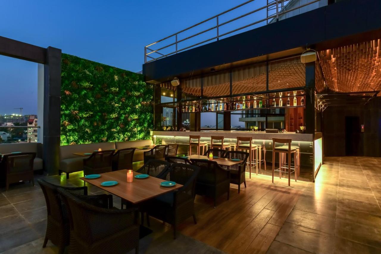 Regenta Place Raysons Колхапур Екстериор снимка