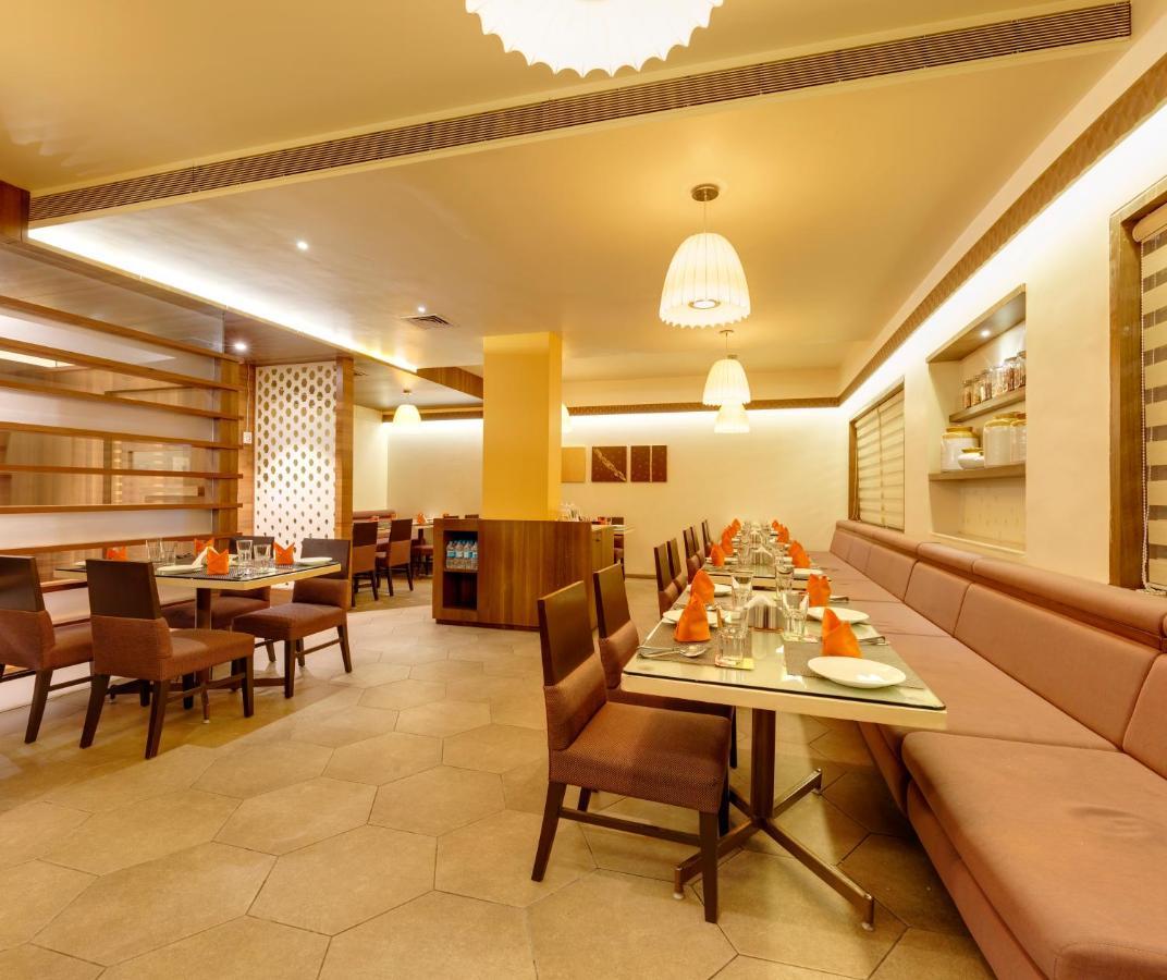 Regenta Place Raysons Колхапур Екстериор снимка